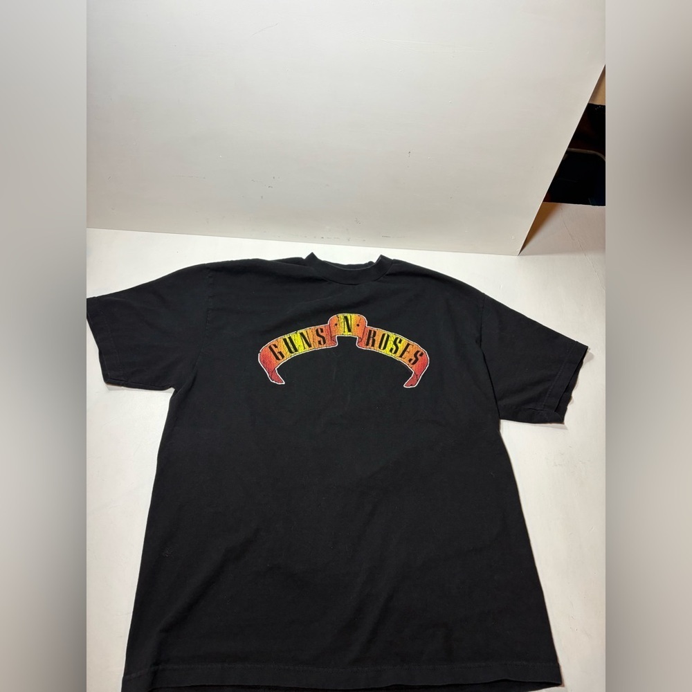 Vintage Guns N Roses Tshirt by Artimonde